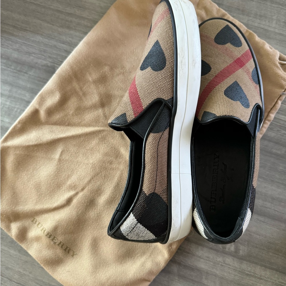 Burberry Heart Check Shoes